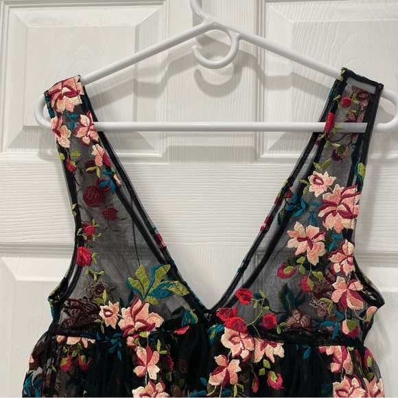 Urban Outfitters Ecote Sheer embroidered tank - Picture 3 of 15